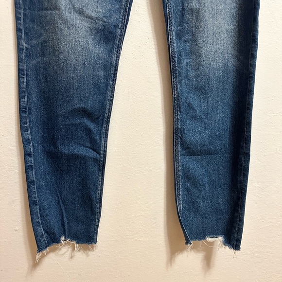 NEW American Eagle Strigid Mom Jean Distressed Stretch Dark Wash Size 8L - Picture 7 of 11